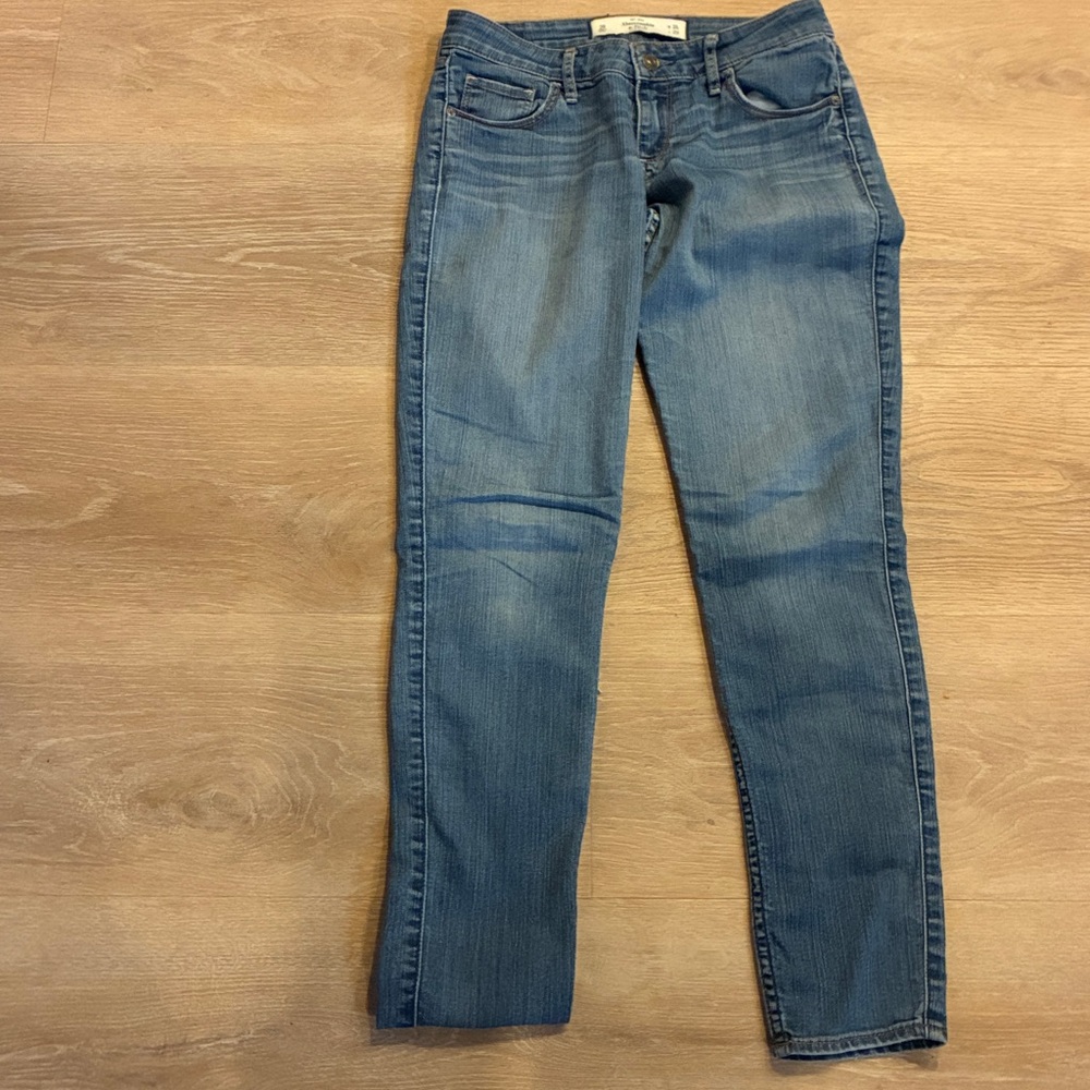 Abercrombie & Fitch Blue Skinny Jeans Size 26 x 29 Excellent Condition